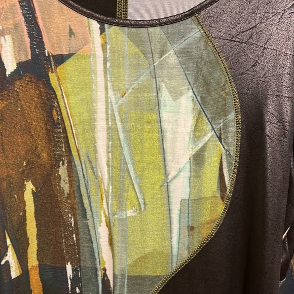 Unique tunic with different textures and colors - Picture 4 of 6